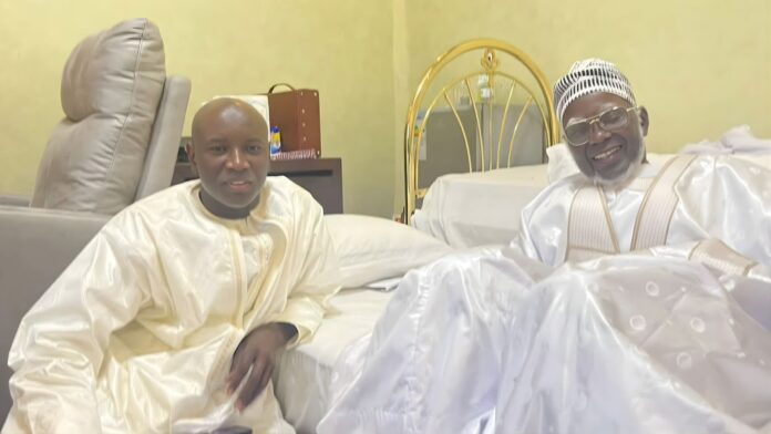 Aly-Ngouille-Ndiaye-et-le-Khalife-des-Mourides-Serigne-Mountakha-Mbacke-1