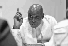 Retour à la maison de la famille de Madiambal : la chaleur du foyer (et du parquet, mais à distance)